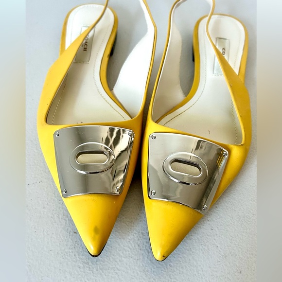 Coach Sandals in Yellow Patent Leather Sz 7 - Picture 3 of 3